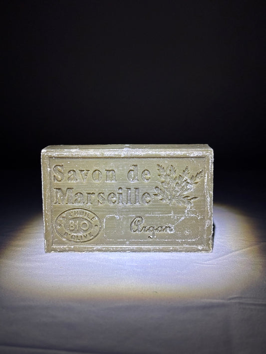 Savon de Marseille à l’Huile d’Argan – Soin Nourrissant & Régénérant | Peaux Sèches