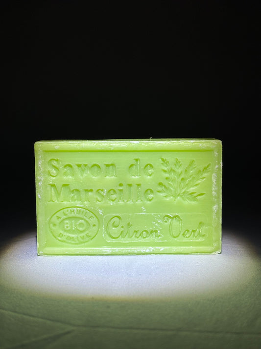 Savon de Marseille au Citron Vert – Fraîcheur Tonique & Naturelle | Peaux Sensibles