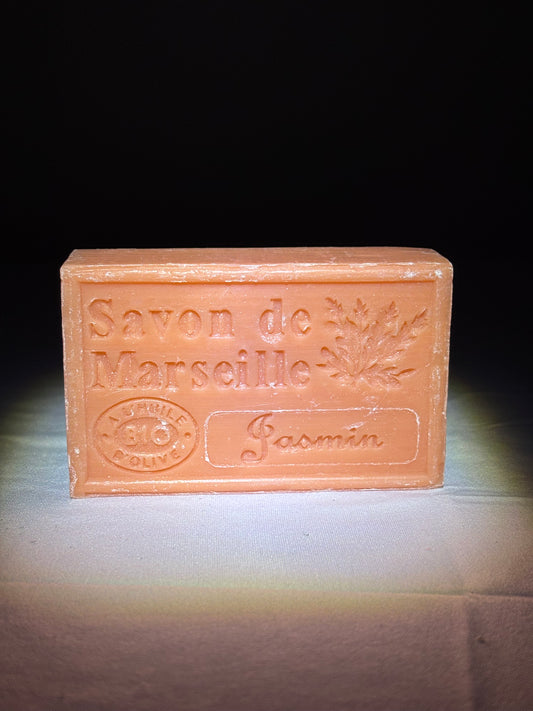 Savon de Marseille au Jasmin – Doux & Fleuri | Peaux Sensibles