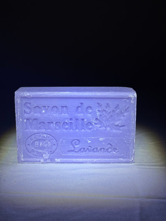 Savon de Marseille à la Lavande – Apaisant & Naturel | Visage & Corps
